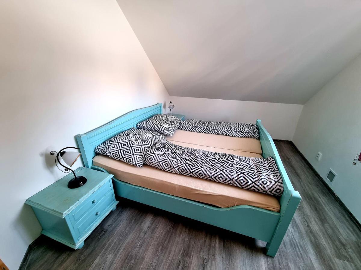 Dum A Chatka Pod Smrkem Nove Mesto pod Smrkem Exterior photo